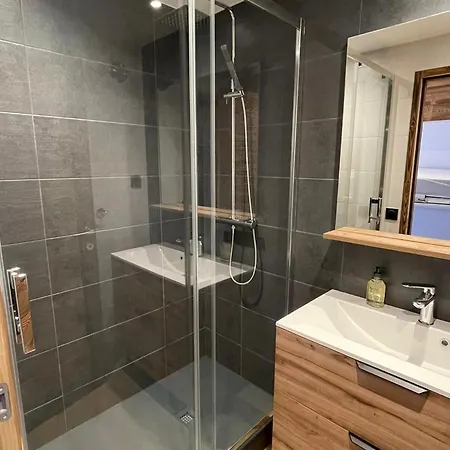 Renove 6 Pers. A Val Claret - Depart/retour Skis Aux Pieds, Balcon, Pres Des Commerces - Fr-1-502-548 * 티뉴
